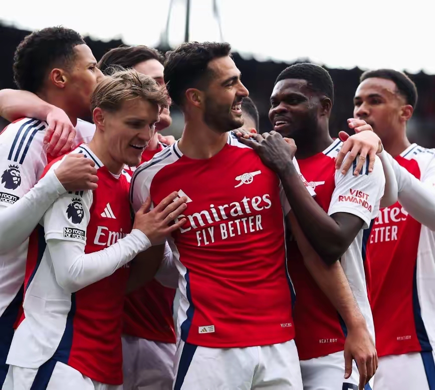 多米电竞关于清晨突围战来临，阿森纳围绕英超造点机会，引发热议，身体对抗强度拉满的信息